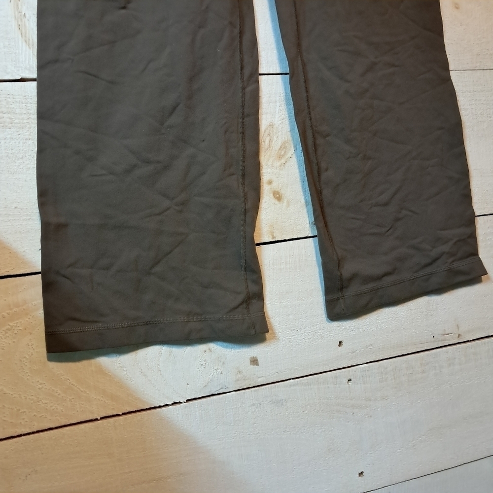 Athleta Straight Leg Flare Pants  Womens Small Green Medium MT Leggings - Picture 3 of 7